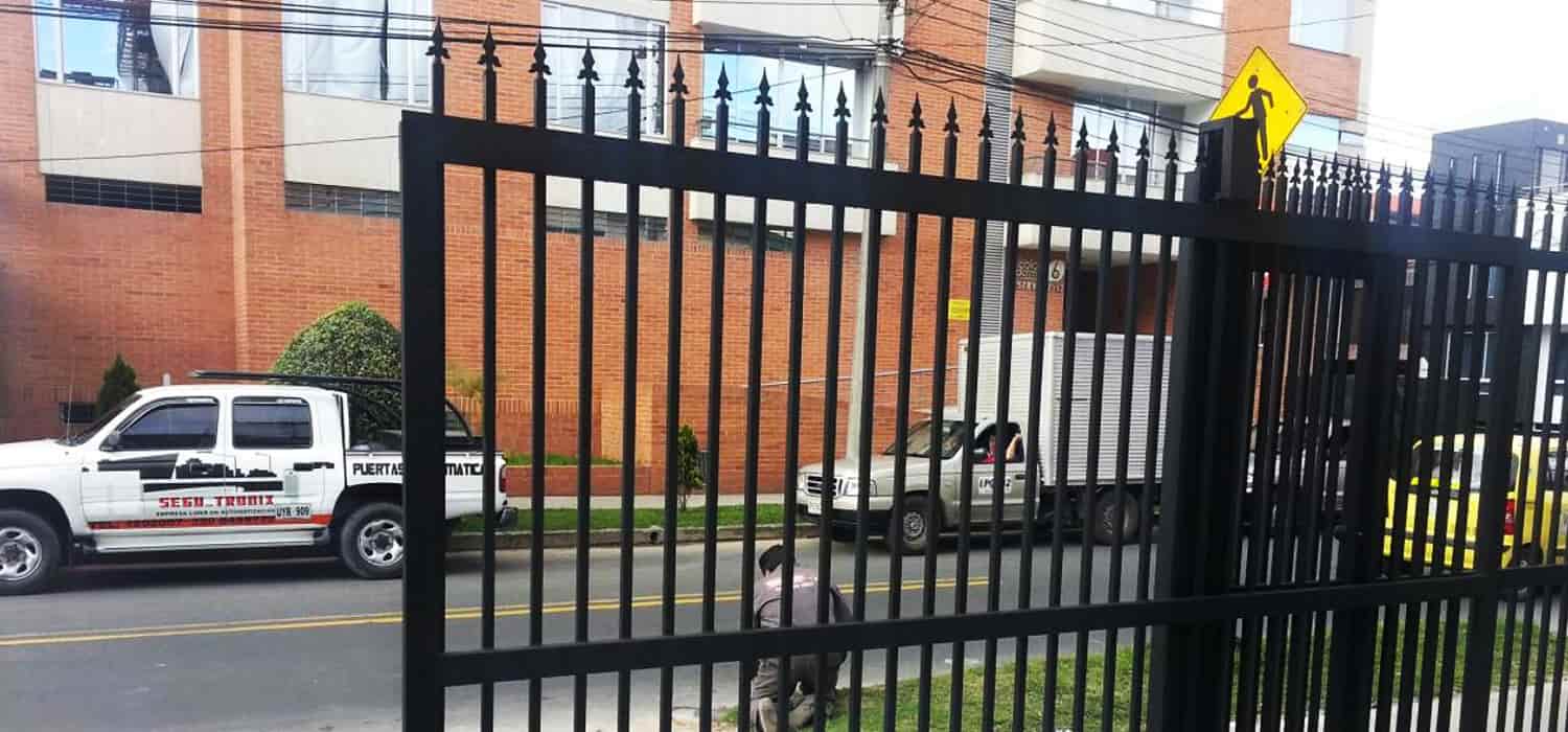 portones y puertas de acero