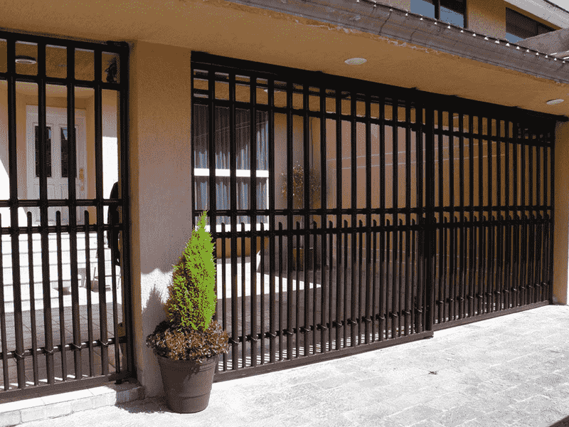 portones y puertas de acero