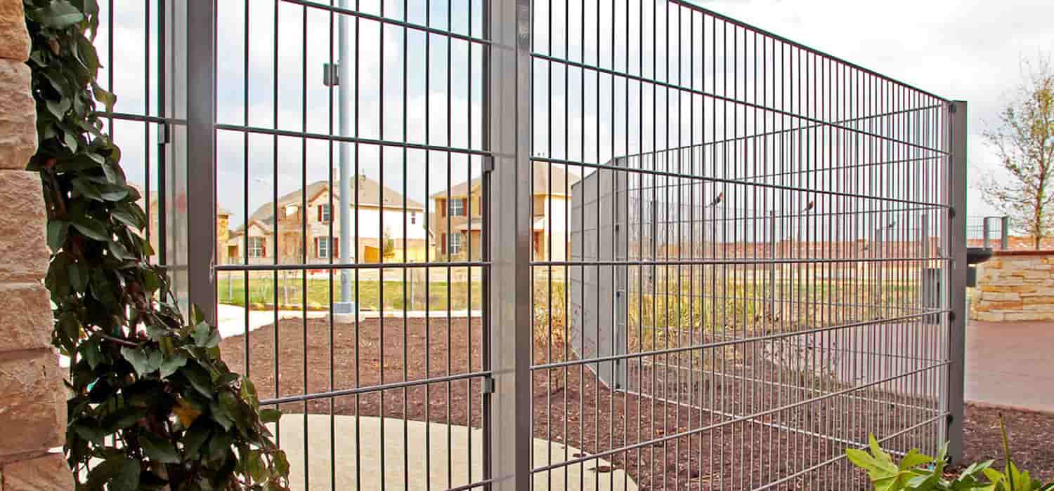 reja de acero contemporánea